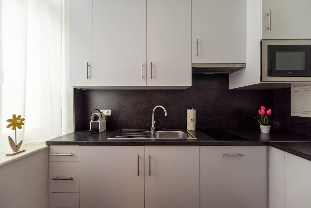 Pristine 1Br Steps From City By Hm Viena Exterior foto